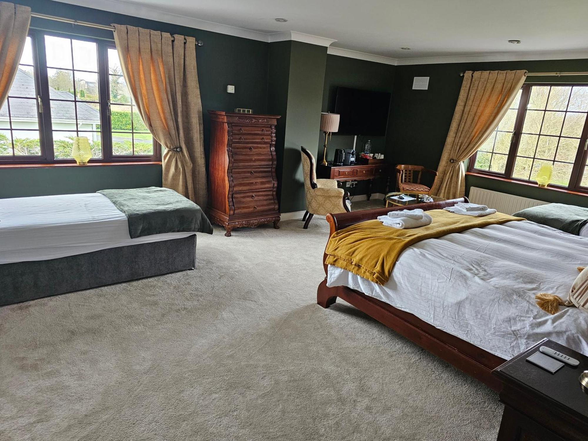Oak House Laois B&B พอร์ทาร์ลิงตัน ภายนอก รูปภาพ